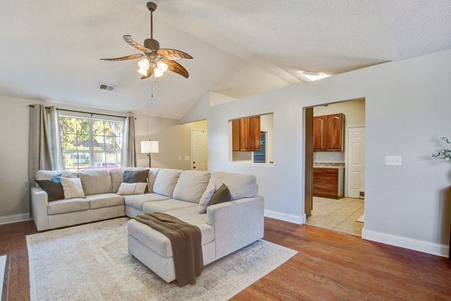 11 Stutz Court, Charleston, SC 29414