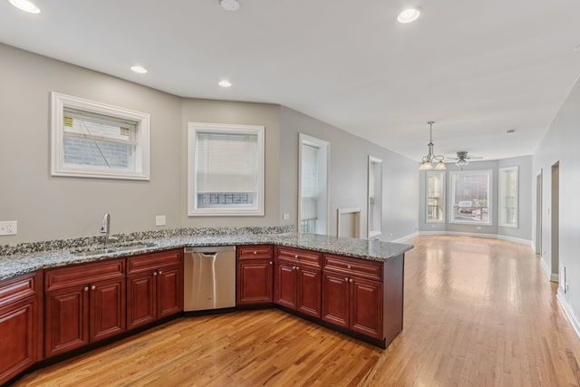 3220 W Polk Street 1, Chicago, IL 60624