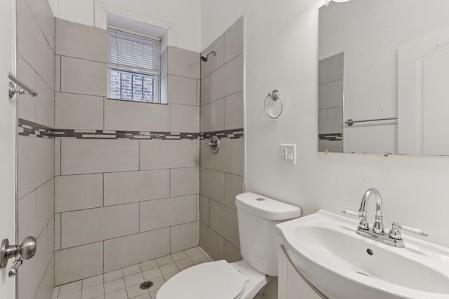 3220 W Polk Street 1, Chicago, IL 60624