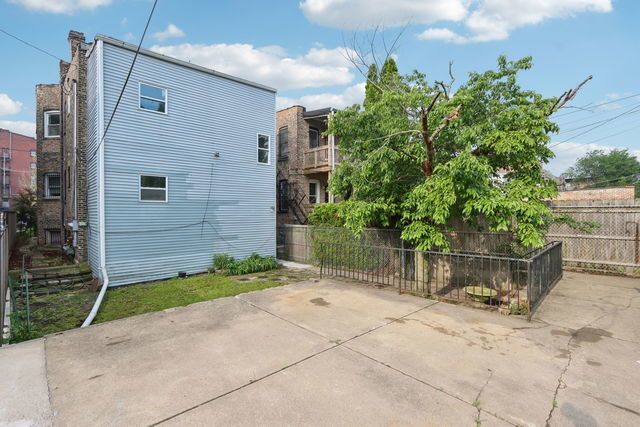 3220 W Polk Street 1, Chicago, IL 60624