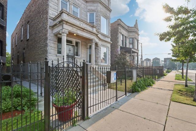 3220 W Polk Street 1, Chicago, IL 60624