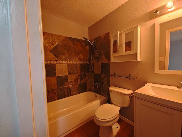 10855 Meadowglen Lane 928, Houston, TX 77042