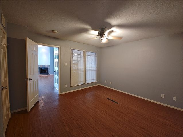 10855 Meadowglen Lane 928, Houston, TX 77042