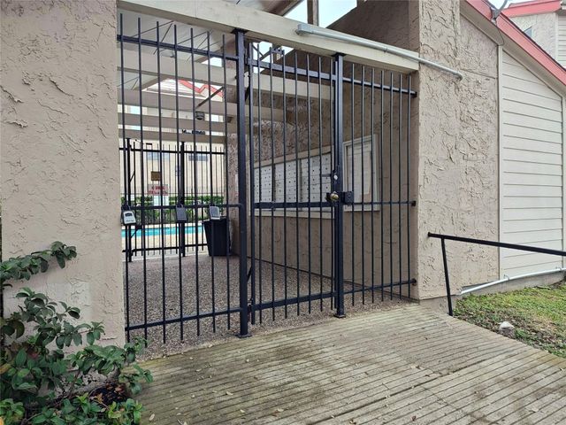 10855 Meadowglen Lane 928, Houston, TX 77042
