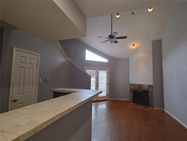 10855 Meadowglen Lane 928, Houston, TX 77042