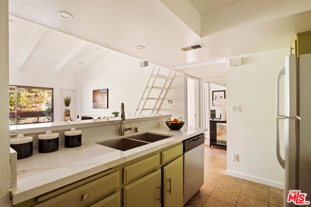 2700 Cahuenga Boulevard 4303, Los Angeles, CA 90068