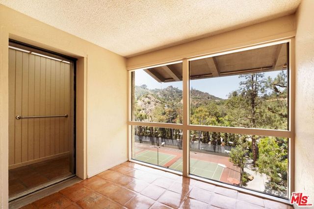 2700 Cahuenga Boulevard 4303, Los Angeles, CA 90068