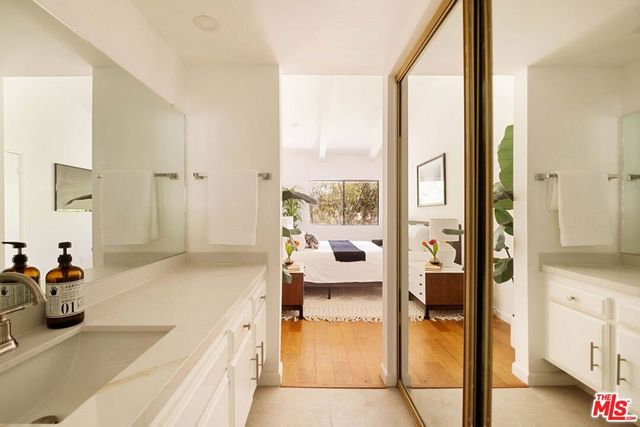 2700 Cahuenga Boulevard 4303, Los Angeles, CA 90068