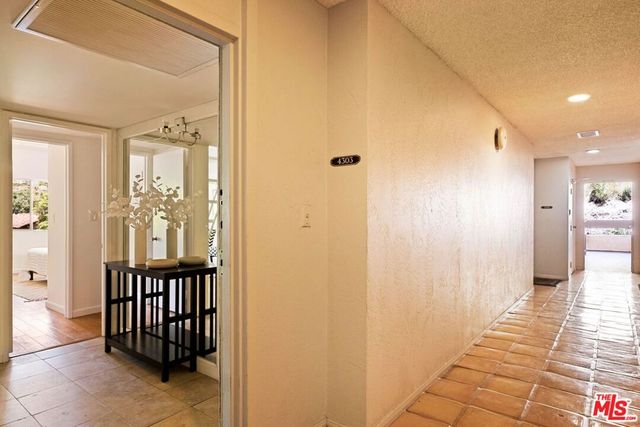 2700 Cahuenga Boulevard 4303, Los Angeles, CA 90068
