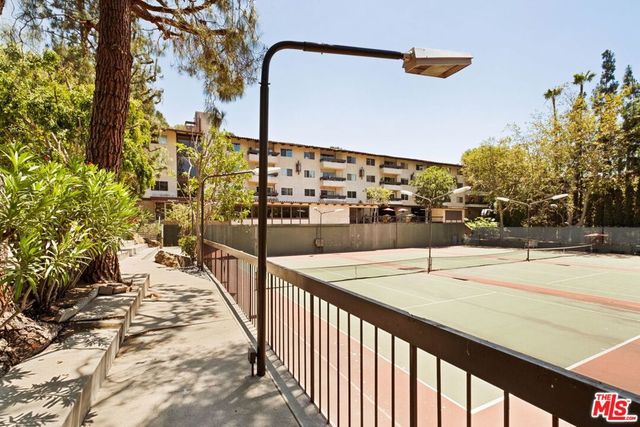 2700 Cahuenga Boulevard 4303, Los Angeles, CA 90068