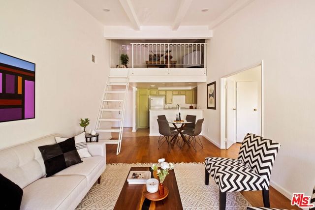 2700 Cahuenga Boulevard 4303, Los Angeles, CA 90068