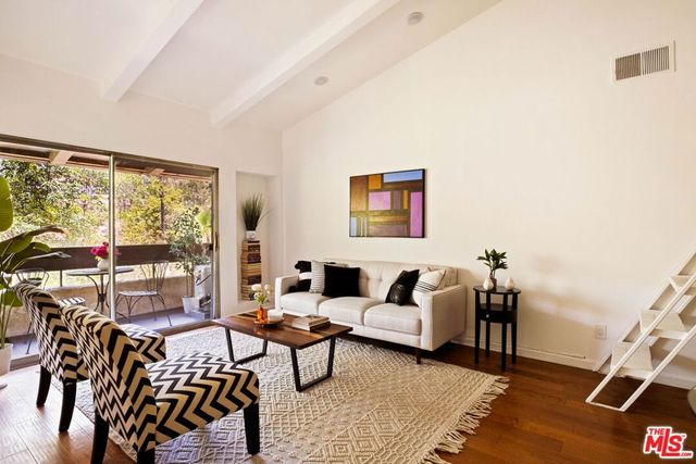 2700 Cahuenga Boulevard 4303, Los Angeles, CA 90068