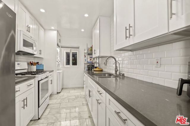 2223 S Bentley Avenue 204, Los Angeles, CA 90064