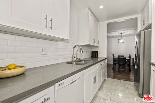 2223 S Bentley Avenue 204, Los Angeles, CA 90064