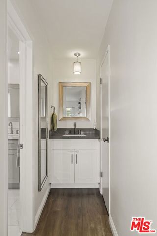 2223 S Bentley Avenue 204, Los Angeles, CA 90064