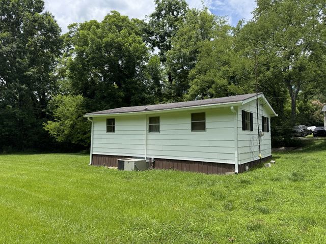 107 Coffey St, Wartrace, TN 37183