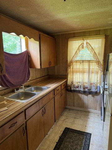 107 Coffey St, Wartrace, TN 37183