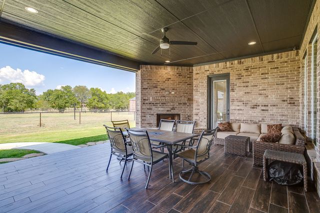 420 Cattlebaron Parc Drive, Fort Worth, TX 76108