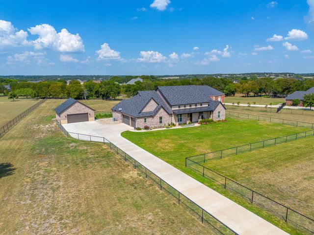 420 Cattlebaron Parc Drive, Fort Worth, TX 76108