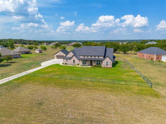 420 Cattlebaron Parc Drive, Fort Worth, TX 76108