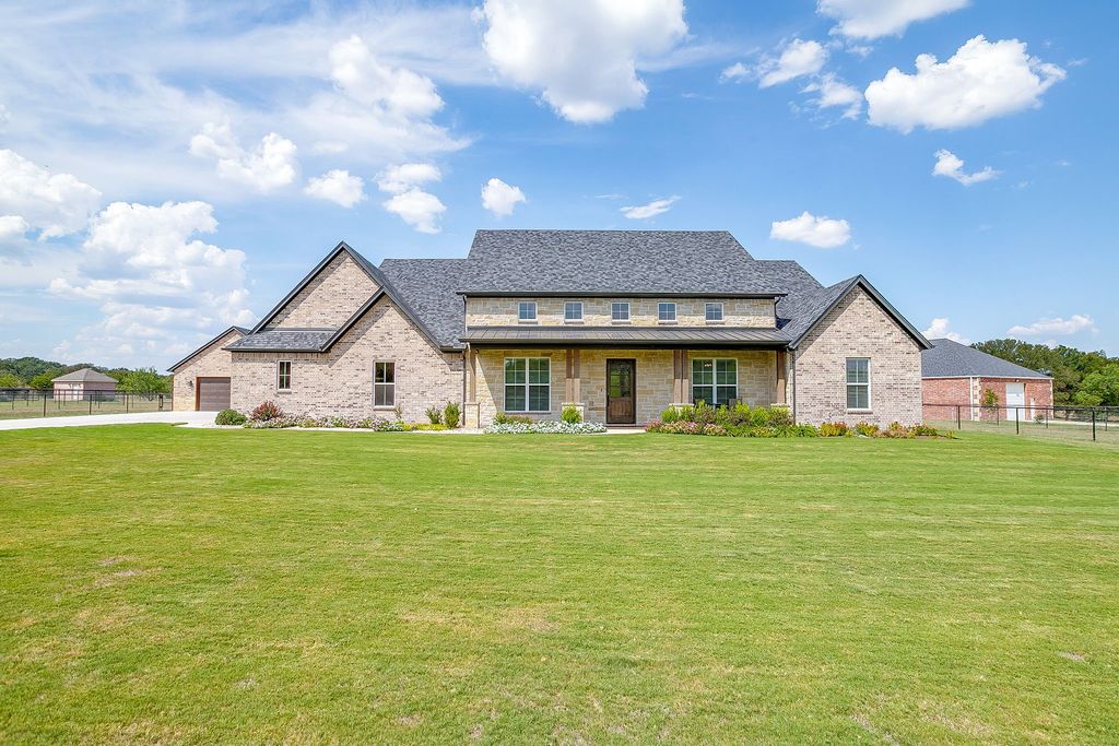 420 Cattlebaron Parc Drive, Fort Worth, TX 76108