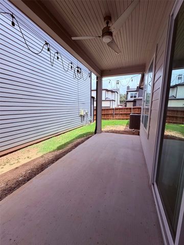 2232 Scenic Bluff Drive, Fort Worth, TX 76111