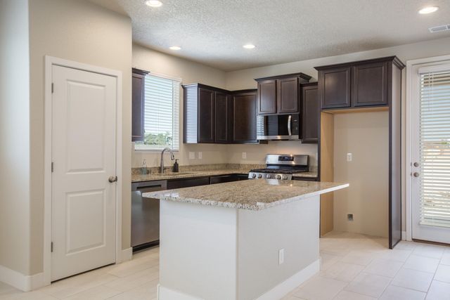 937 Northern Boulevard NE, Rio Rancho, NM 87124