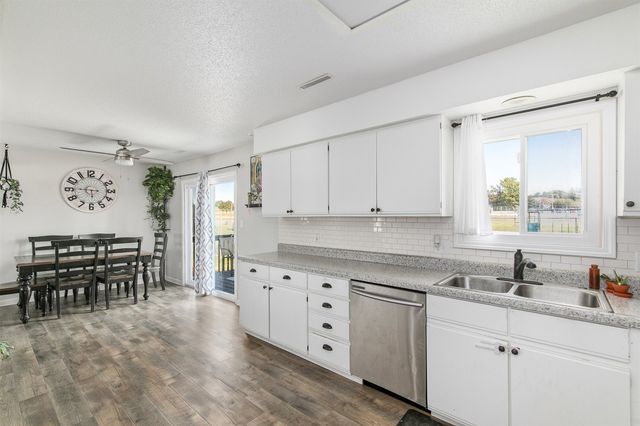 215 19th Avenue SW, Altoona, IA 50009