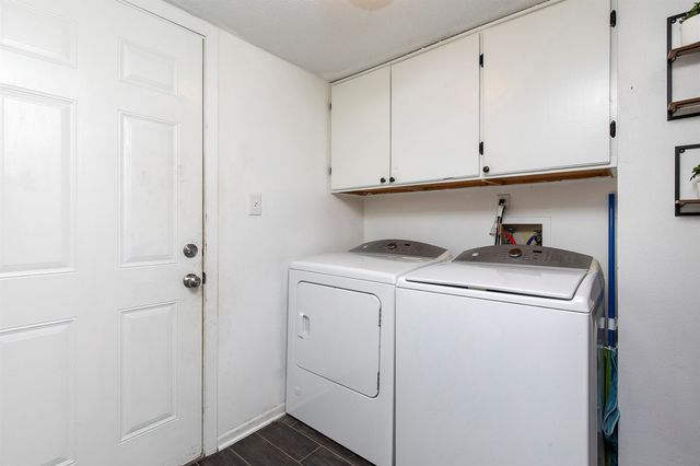 215 19th Avenue SW, Altoona, IA 50009