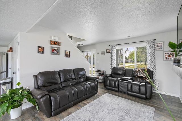 215 19th Avenue SW, Altoona, IA 50009