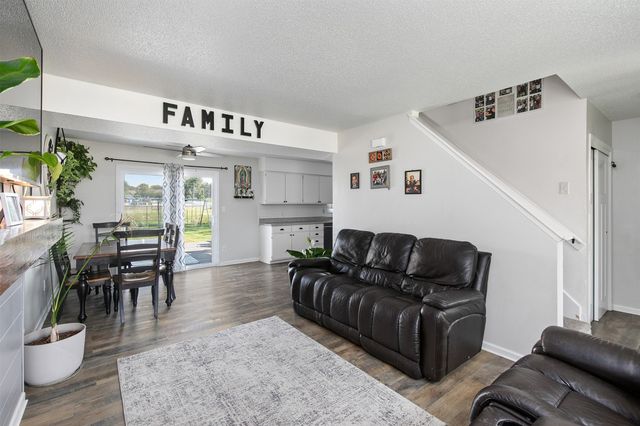 215 19th Avenue SW, Altoona, IA 50009