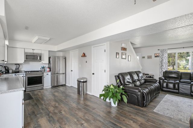 215 19th Avenue SW, Altoona, IA 50009