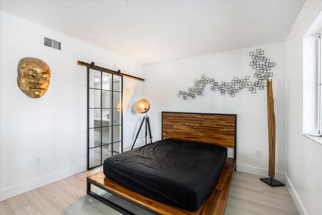 2452 Centergate Drive 203, Miramar, FL 33025