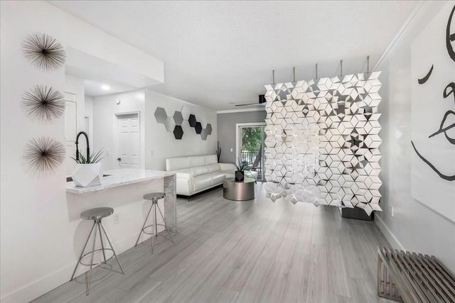 2452 Centergate Drive 203, Miramar, FL 33025