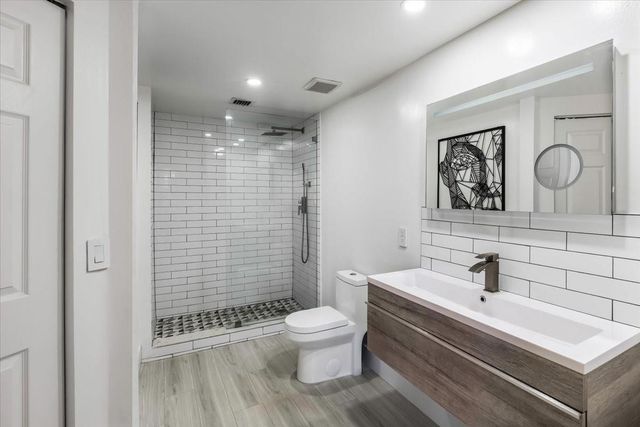 2452 Centergate Drive 203, Miramar, FL 33025