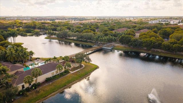 2452 Centergate Drive 203, Miramar, FL 33025