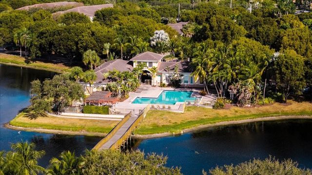 2452 Centergate Drive 203, Miramar, FL 33025