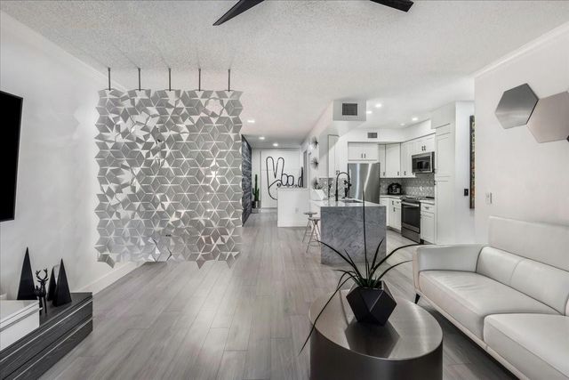 2452 Centergate Drive 203, Miramar, FL 33025