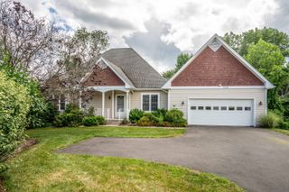 139 Thistle Pond Drive 139, Bloomfield, CT 06002