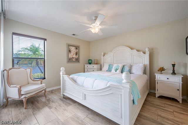 367 Dover PL 1002, Naples, FL 34104