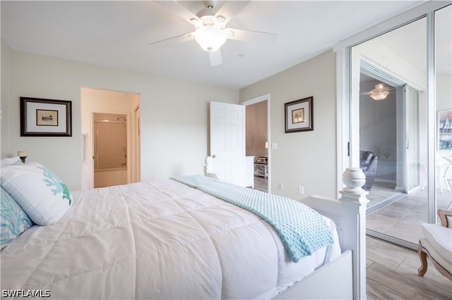 367 Dover PL 1002, Naples, FL 34104