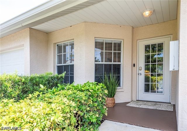 367 Dover PL 1002, Naples, FL 34104