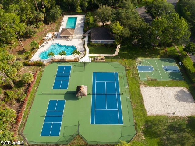 367 Dover PL 1002, Naples, FL 34104