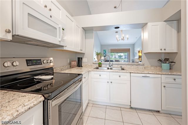 367 Dover PL 1002, Naples, FL 34104