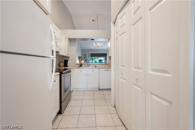 367 Dover PL 1002, Naples, FL 34104