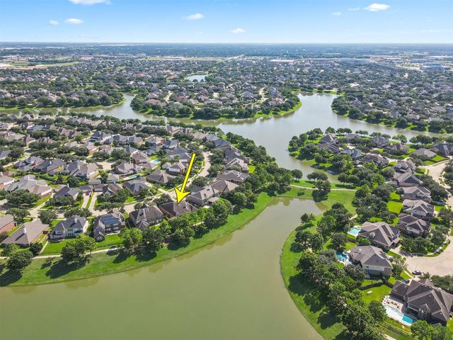 2410 Echo Harbor Drive, Pearland, TX 77584