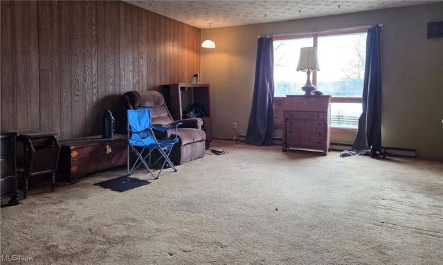 155 Sandy Drive SE, New Philadelphia, OH 44663