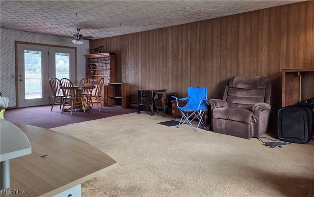 155 Sandy Drive SE, New Philadelphia, OH 44663