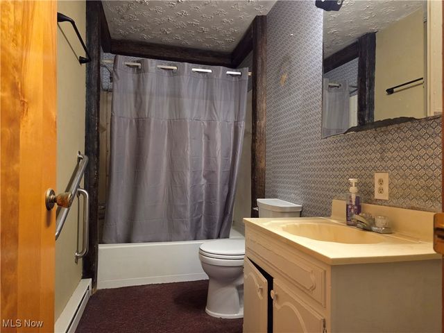 155 Sandy Drive SE, New Philadelphia, OH 44663