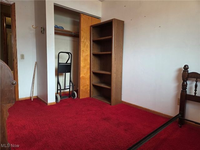 155 Sandy Drive SE, New Philadelphia, OH 44663